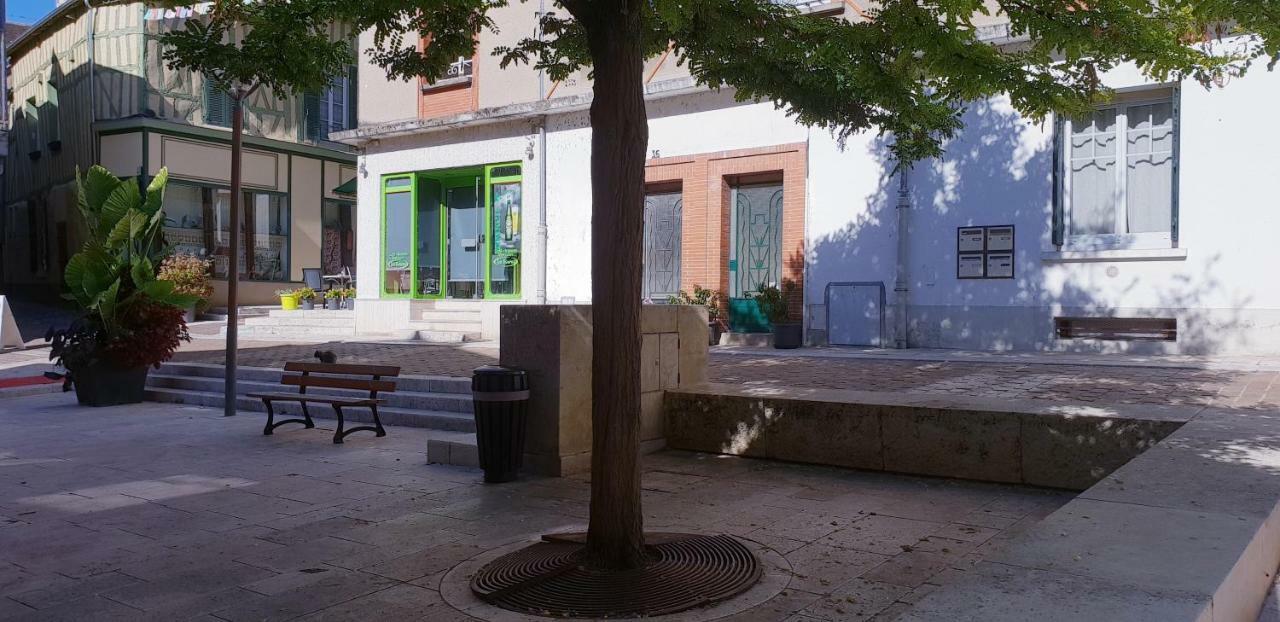 Au 36, Les Apparts Hotel Joigny Zewnętrze zdjęcie
